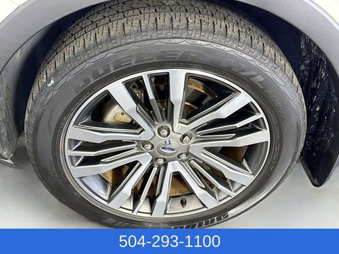 Used 2017 Ford Explorer Platinum image 33