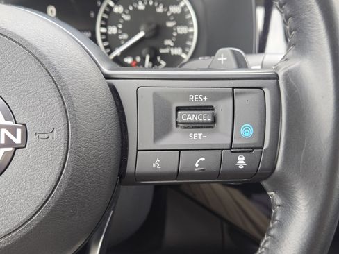 Used 2024 Nissan Pathfinder SV image 30