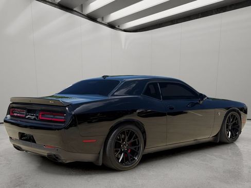Used 2016 Dodge Challenger SRT Hellcat RWD image 7