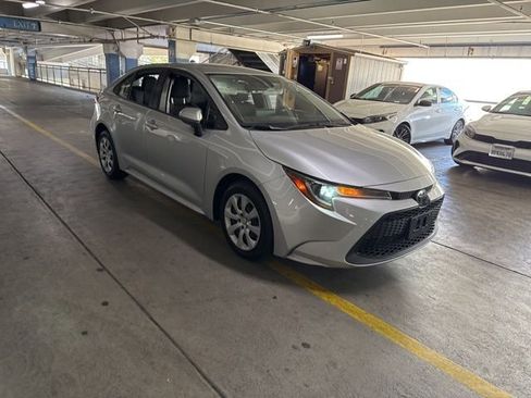 Used 2022 Toyota Corolla LE image 24