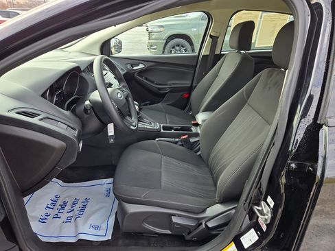 Used 2017 Ford Focus SE FWD image 14