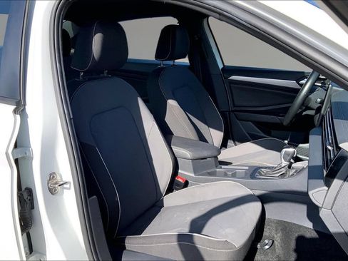 Certified 2025 Volkswagen Jetta Sport FWD image 7