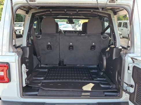 Used 2023 Jeep Wrangler Unlimited Sport AWD/4WD image 31