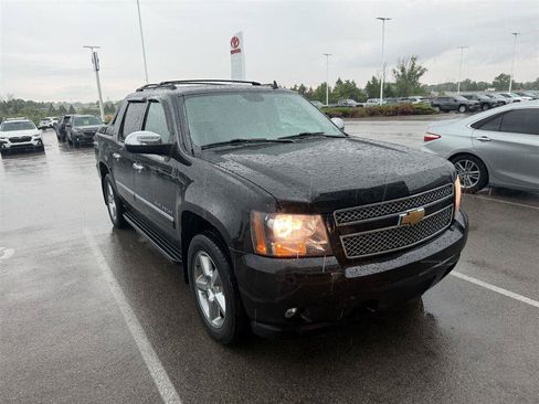 Used 2012 Chevrolet Avalanche LTZ AWD/4WD image 21