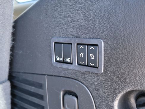 Used 2017 GMC Yukon Denali w/ Open Road Package image 19