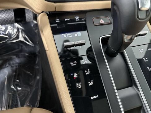 Certified 2026 Porsche Macan AWD/4WD image 31