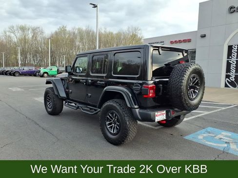 Used 2025 Jeep Wrangler Unlimited Rubicon image 2