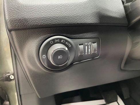 Used 2020 Jeep Compass Latitude w/ Popular Equipment Group AWD/4WD image 25