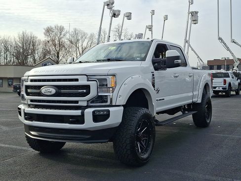 Used 2020 Ford F250 Lariat w/ Lariat Ultimate Package image 4