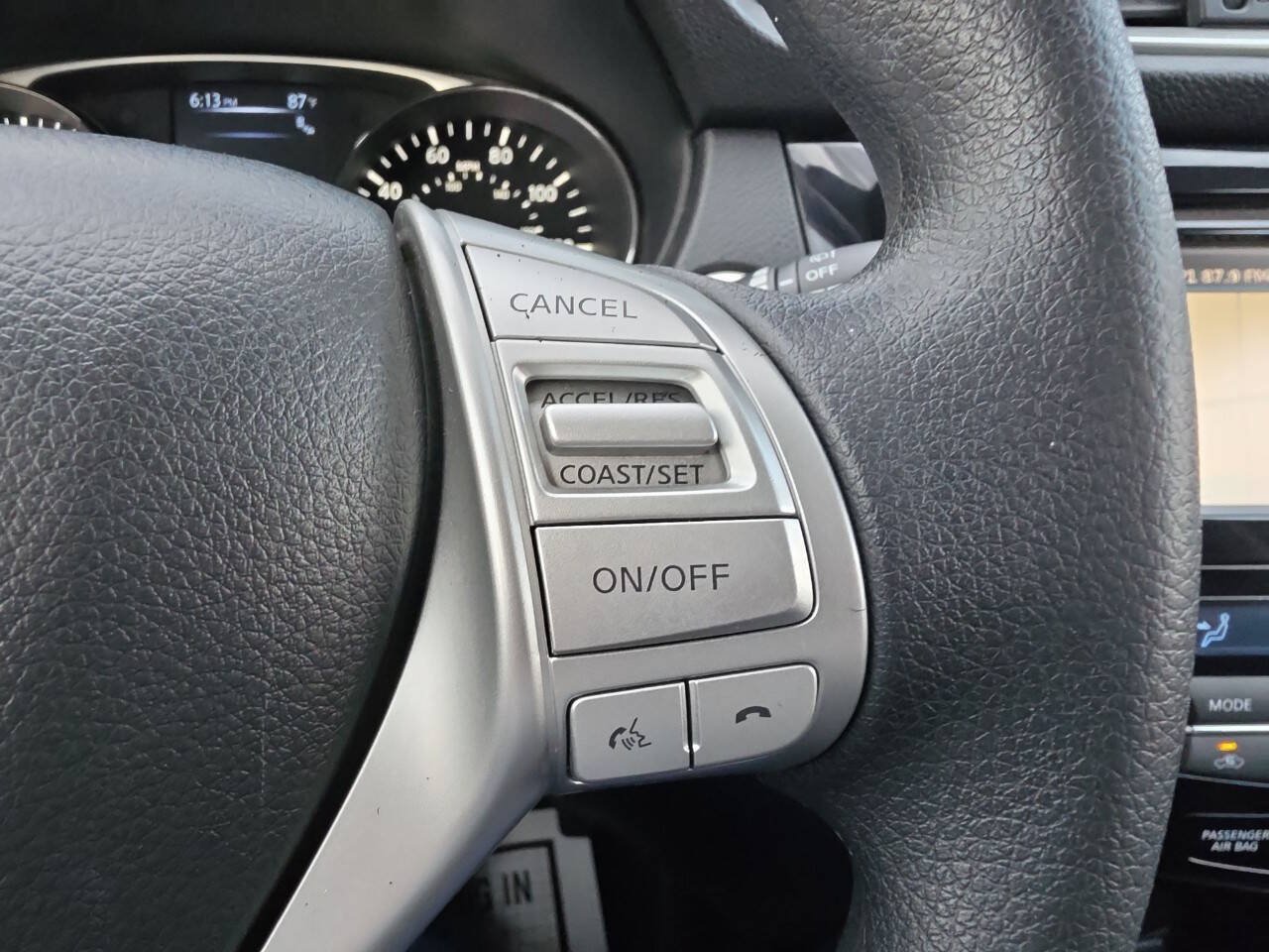 Used 2016 Nissan Rogue SV w/ SV Premium Package AWD/4WD image 16