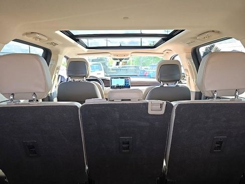 Used 2024 Lincoln Navigator Premiere image 33