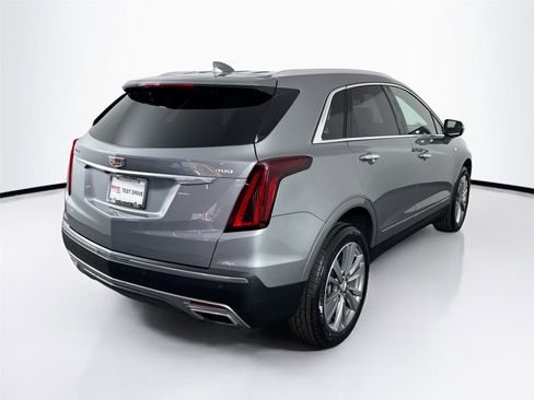 Used 2025 Cadillac XT5 Premium Luxury image 6