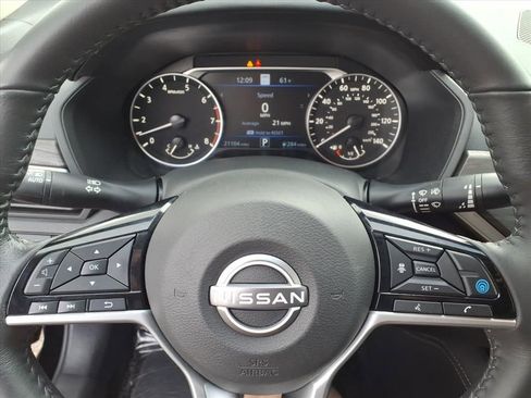 Used 2023 Nissan Altima 2.5 SV w/ SV Premium Package image 14