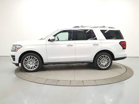 Used 2024 Ford Expedition Limited image 4