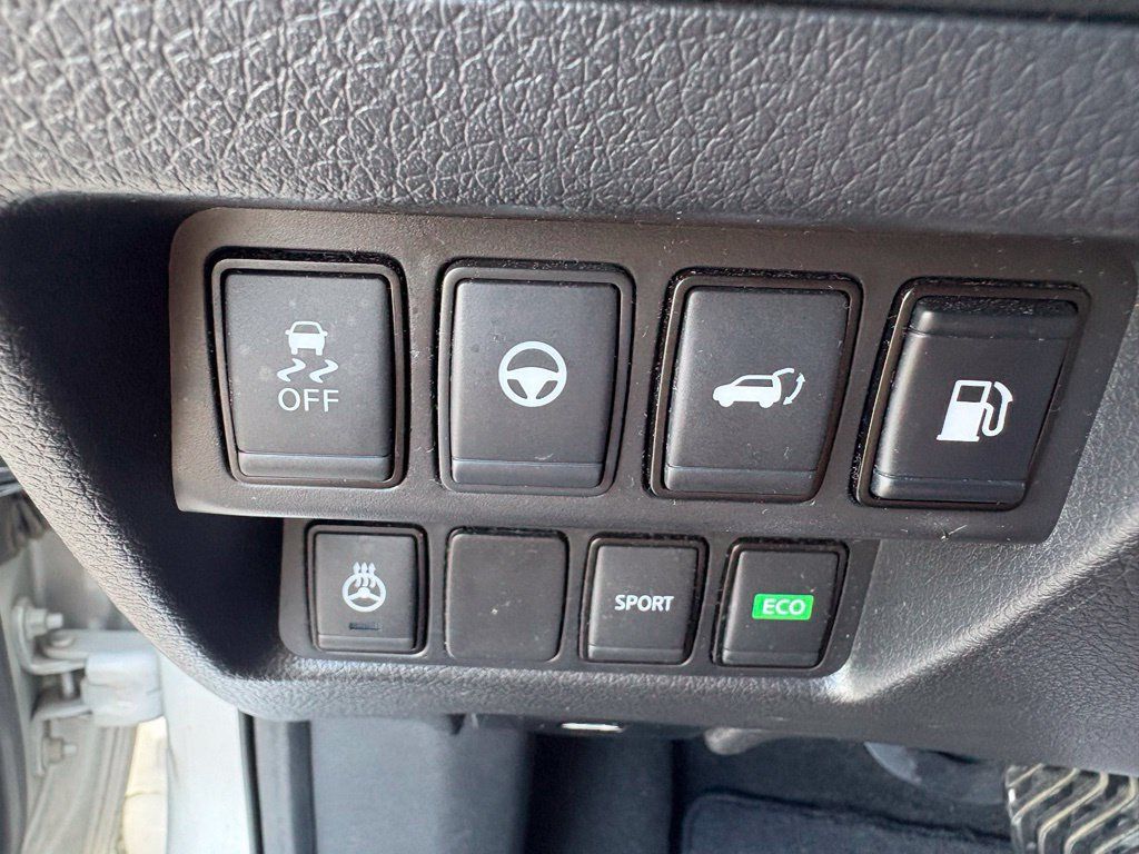 Used 2020 Nissan Rogue SL w/ Premium Package FWD image 17