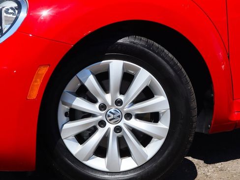 Used 2018 Volkswagen Beetle 2.0T SE image 5