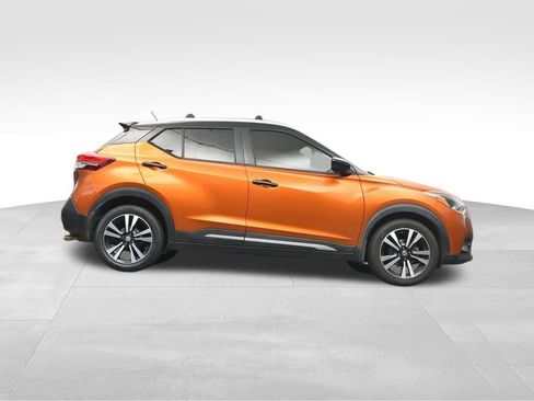 Used 2018 Nissan Kicks SR w/ Exterior Package FWD image 15
