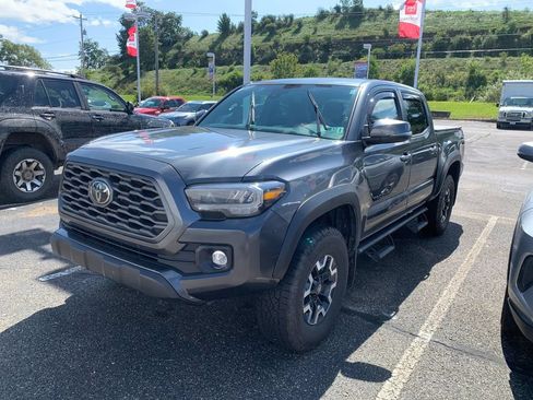 Used 2023 Toyota Tacoma TRD Off-Road AWD/4WD image 5