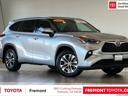 Certified 2022 Toyota Highlander XLE image 1