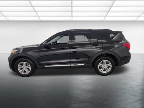 Used 2023 Ford Explorer XLT AWD/4WD image 4