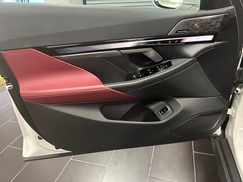 Used 2026 BMW i5 eDrive40 w/ Premium Package RWD image 10