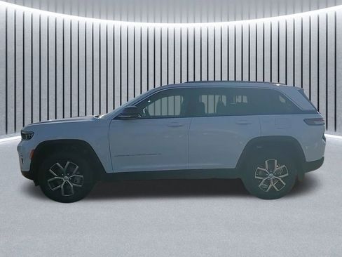 New 2025 Jeep Grand Cherokee Limited w/ Luxury Tech Group II AWD/4WD image 6