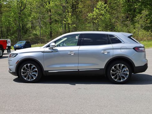 Used 2023 Lincoln Nautilus Reserve AWD/4WD image 8