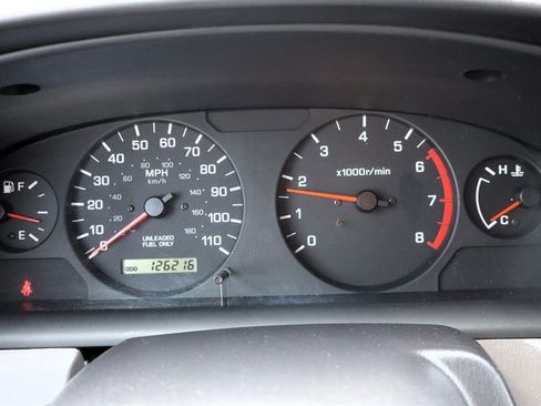 Used 2000 Nissan Frontier XE RWD image 25