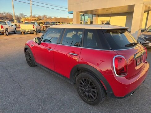 Used 2021 MINI Cooper 4-Door Hardtop w/ Storage Package image 25