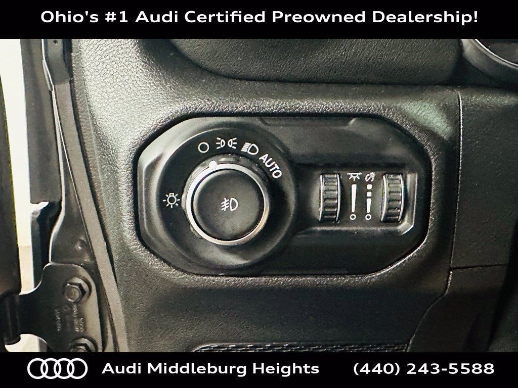 Used 2021 Jeep Wrangler Unlimited Sahara AWD/4WD image 17