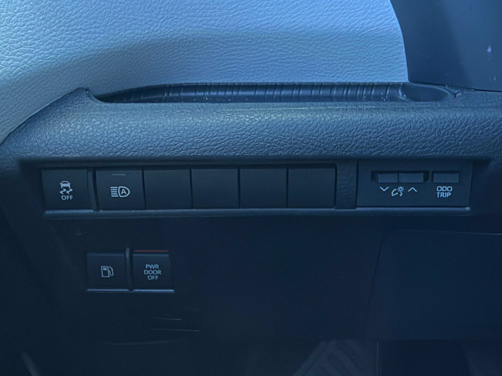 Used 2025 Toyota Sienna XLE FWD image 35