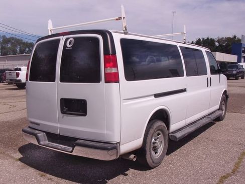 Used 2019 Chevrolet Express 3500 LT w/ LT Preferred Equipment Group RWD image 7