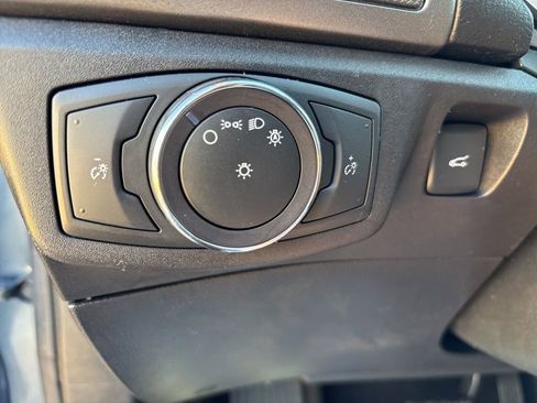 Used 2019 Ford Fusion SE image 15