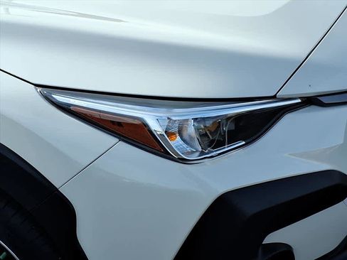 Used 2024 Subaru Crosstrek 2.0i Premium image 9