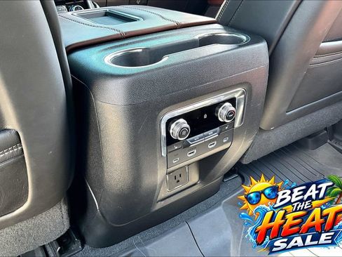 Used 2023 GMC Yukon XL Denali Ultimate AWD/4WD image 29
