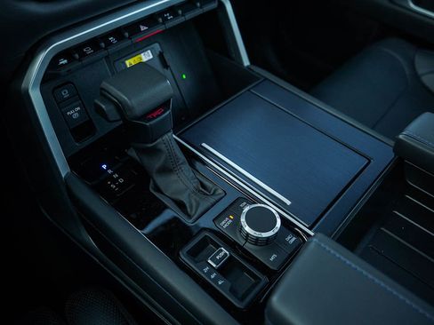 New 2024 Toyota Tundra Limited AWD/4WD image 25