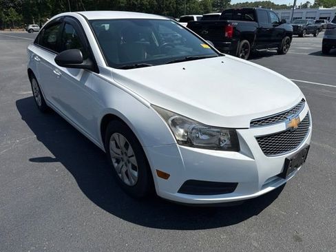 Used 2013 Chevrolet Cruze LS FWD image 7