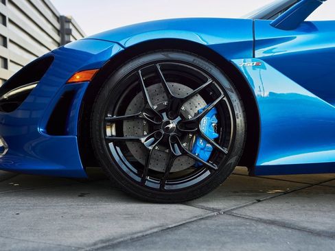 Used 2026 McLaren 750S Spider image 3