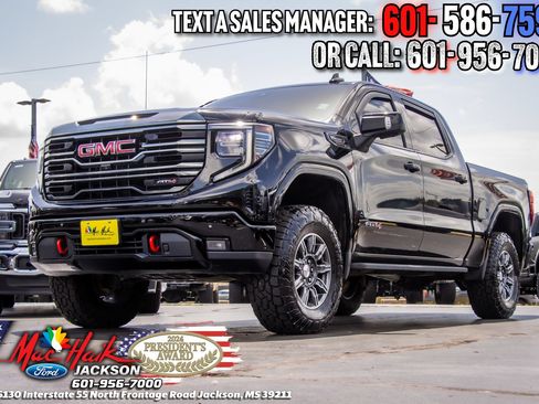 Used 2024 GMC Sierra 1500 AT4 w/ AT4 Premium Package AWD/4WD image 3