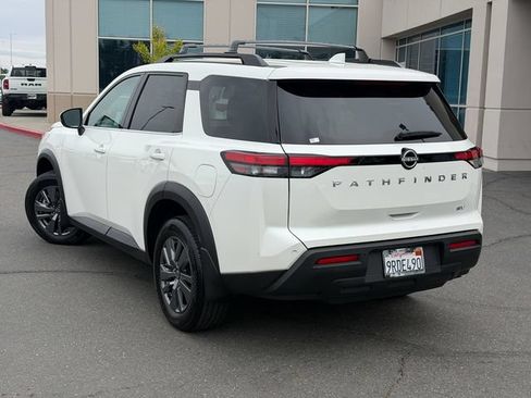 Used 2024 Nissan Pathfinder SV FWD image 10