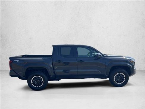 Used 2025 Toyota Tacoma TRD Off-Road image 4