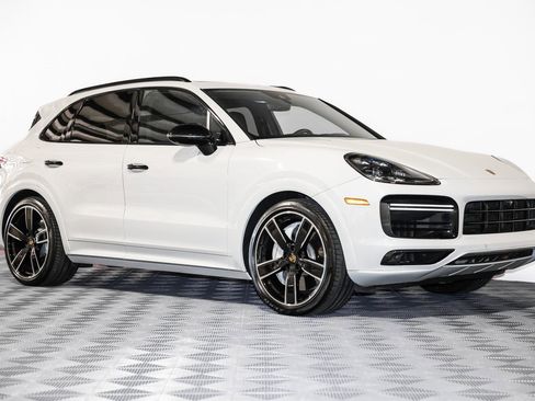 Used 2019 Porsche Cayenne Turbo image 4