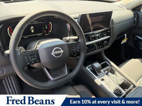 New 2026 Nissan Pathfinder Platinum AWD/4WD image 9