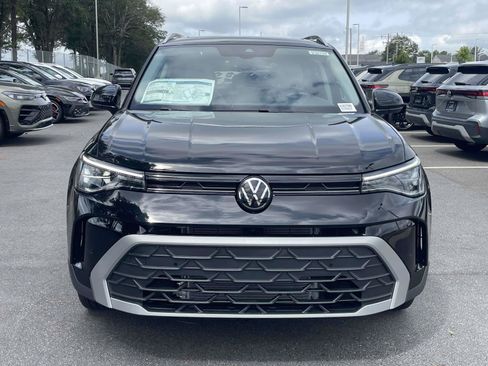 New 2026 Volkswagen Taos SE FWD image 2
