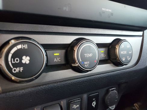 Used 2019 Toyota Tacoma TRD Off-Road RWD image 27