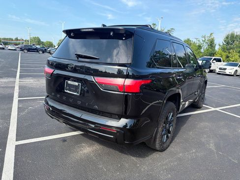 Used 2024 Toyota Sequoia Platinum AWD/4WD image 6