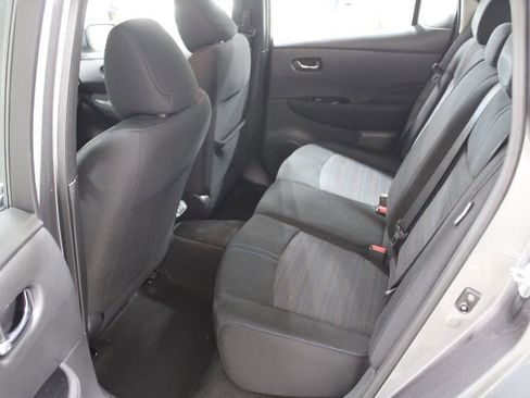 Used 2020 Nissan Leaf SV w/ SV Technology Package image 17