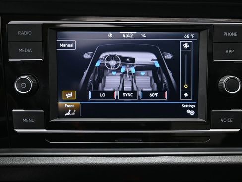 Used 2023 Volkswagen Jetta SE w/ Panoramic Sunroof Package image 23