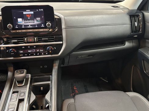 Used 2025 Nissan Pathfinder SV FWD image 38