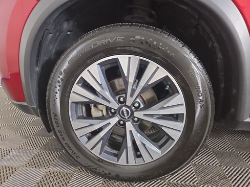 Used 2023 Nissan Rogue SV FWD image 32